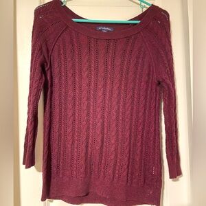 American Eagle maroon sweater 3/4 sleeves